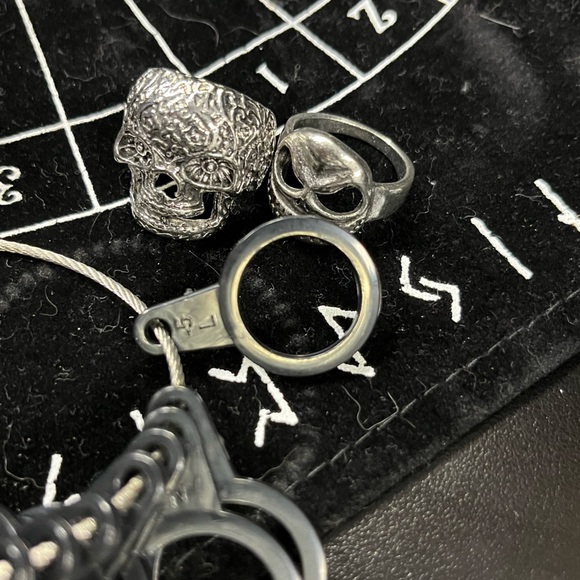 NWT UNISEX SILVER ALLOY JACK SKELLINGTON RINGS, SZ OS (7/8) - Picture 5 of 7